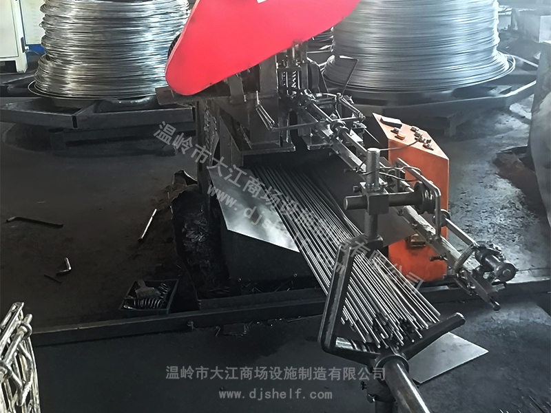 倉儲(chǔ)籠Q235鐵絲調(diào)直